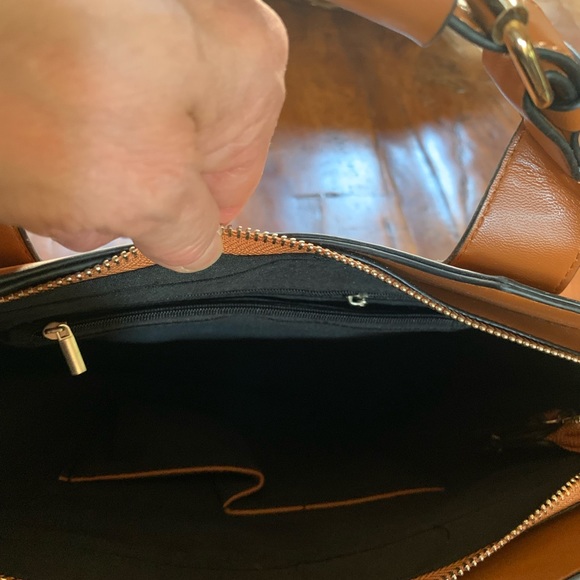 Handbag - Picture 6 of 6